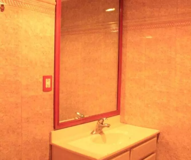 Hotelli Los Coloniales De Reynosa