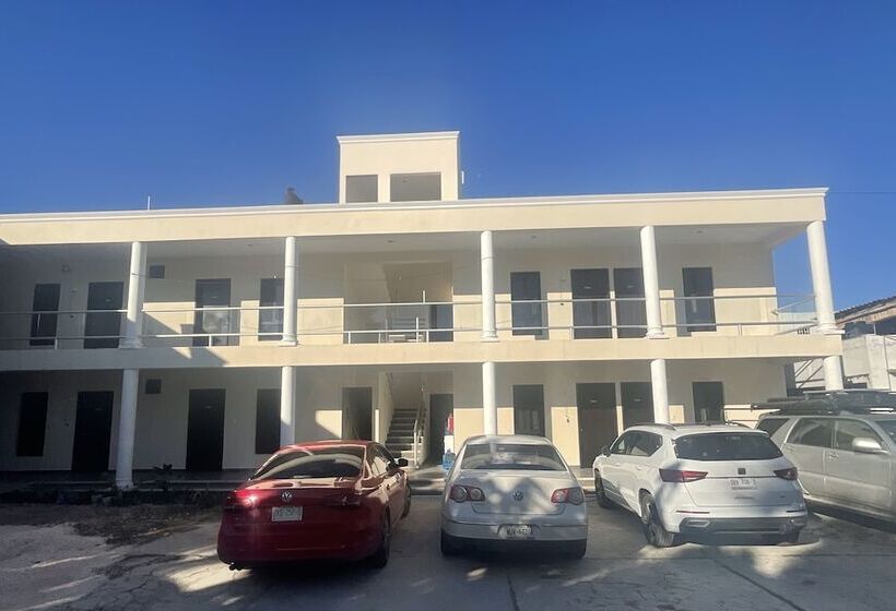 ホテル Yaash Valladolid