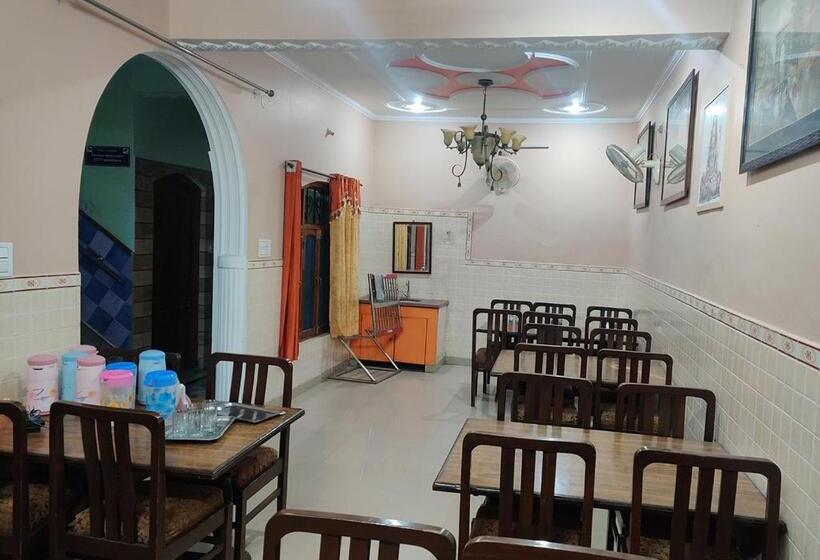 בית מלון כפרי Aashriwad