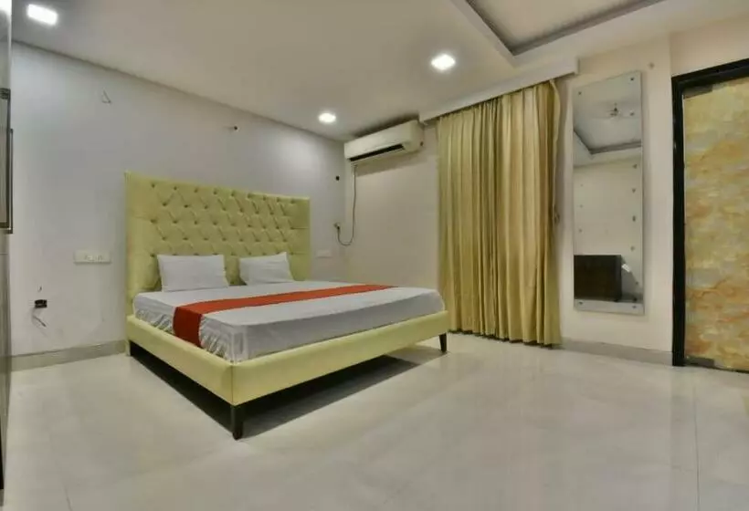 Hotelli The Clovers Inn