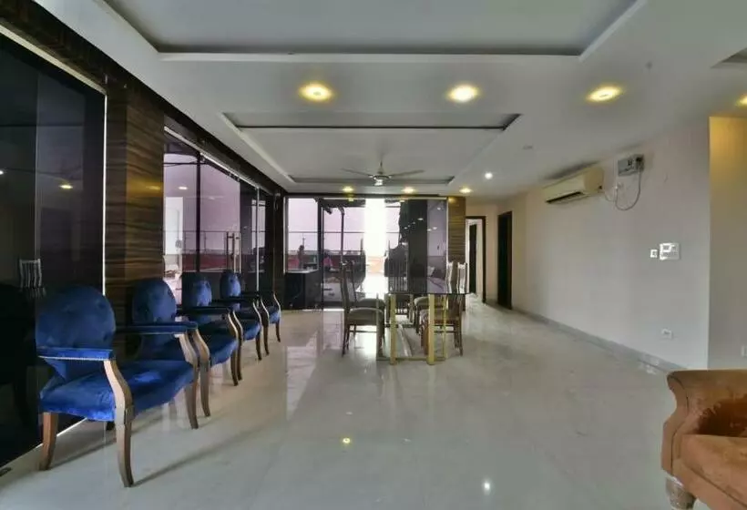 Hotelli The Clovers Inn