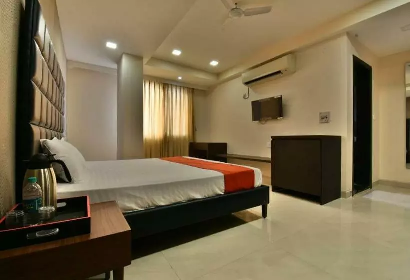 Hotelli The Clovers Inn