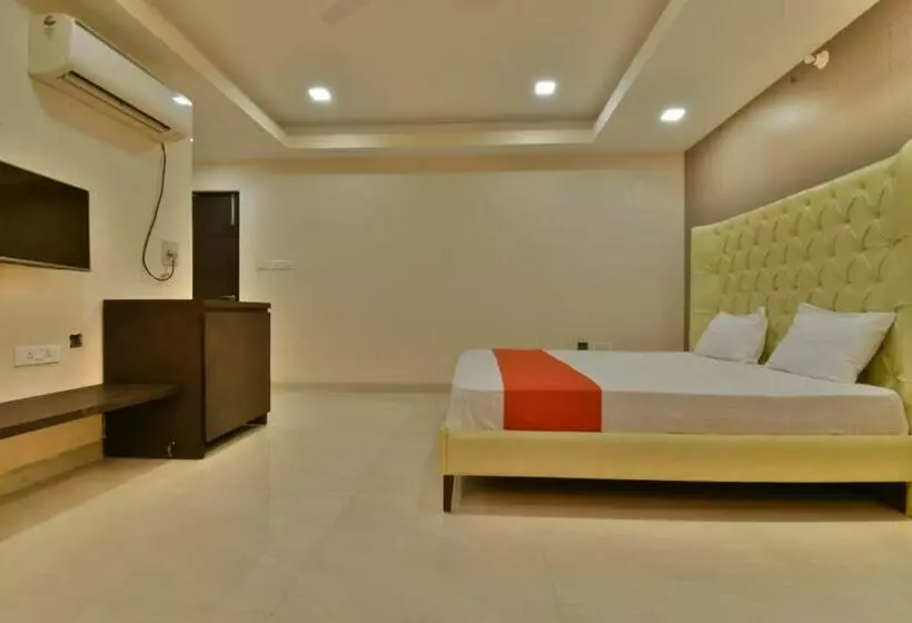 Hotelli The Clovers Inn