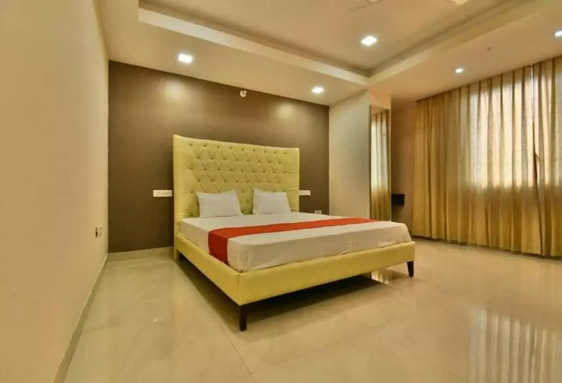 Hotelli The Clovers Inn