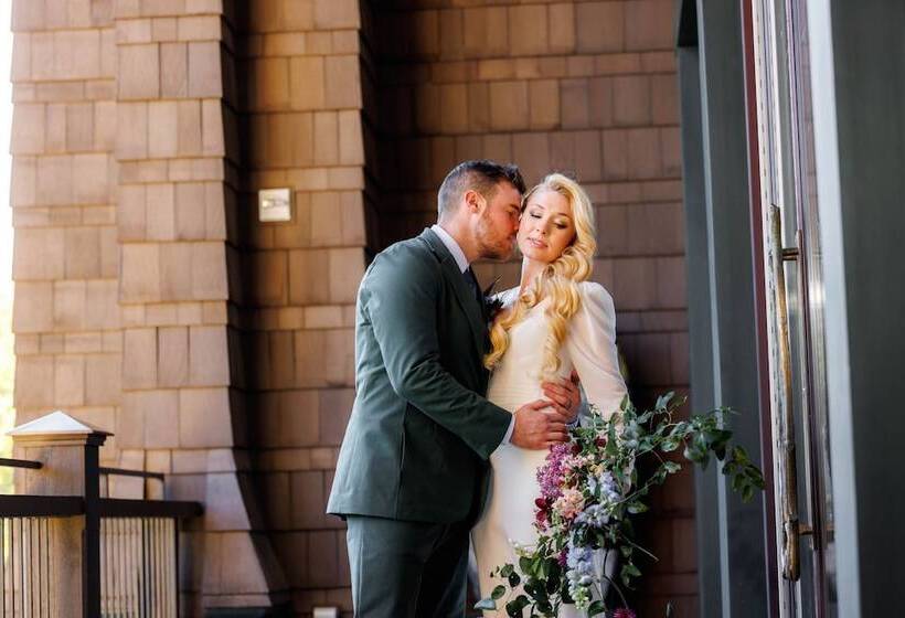 فندق Grand Bohemian Lodge Greenville, Autograph Collection