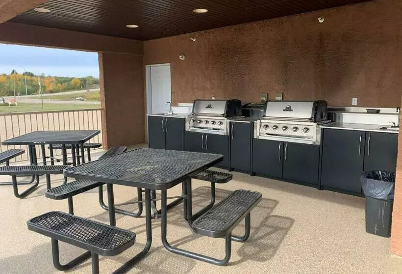 Surestay Plus Hotel By Best Western Hardisty