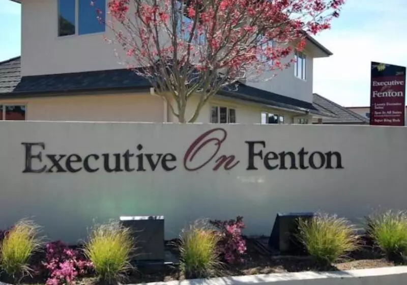 Otel Executive On Fenton