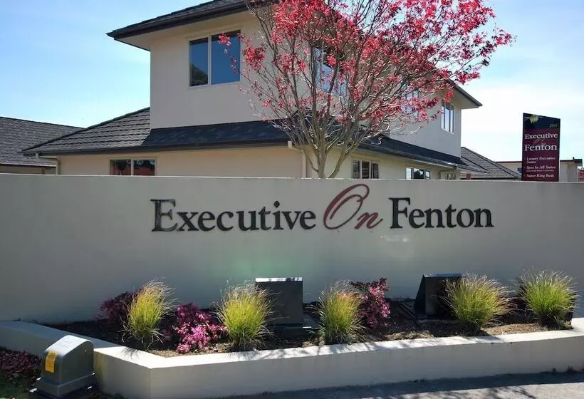 Otel Executive On Fenton
