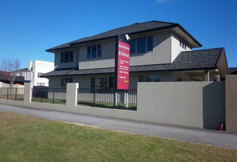 Otel Executive On Fenton