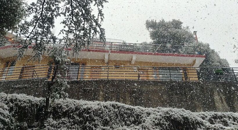 تختخواب و صبحانه The Unmad