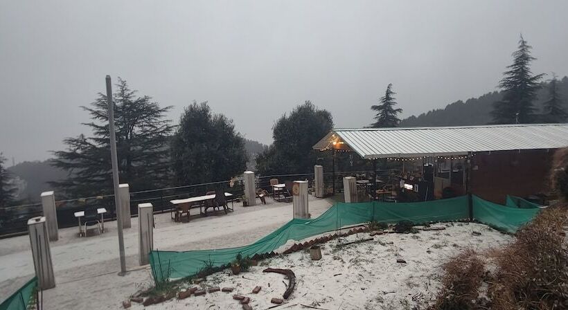 تختخواب و صبحانه The Unmad