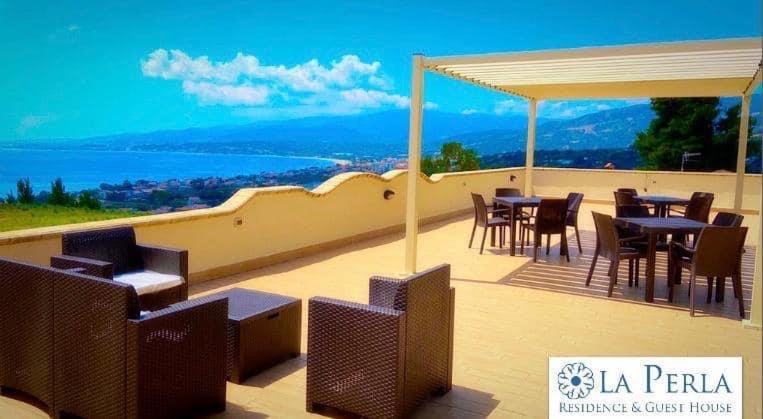 Пансион La Perla Guest House