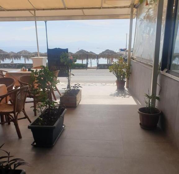 Отель Riviera Seaside