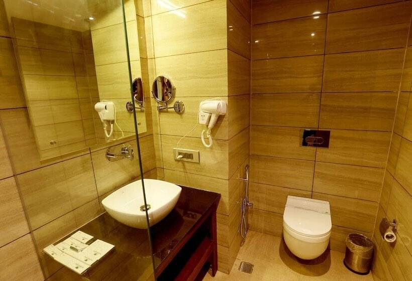 هتل The Emerald Grand