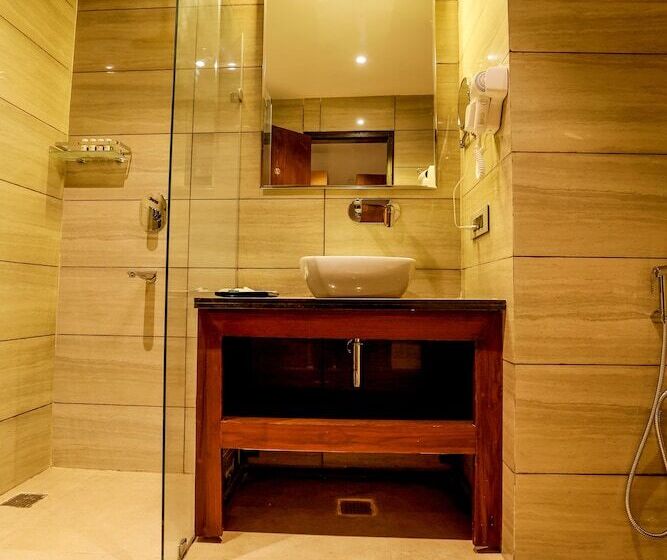 هتل The Emerald Grand