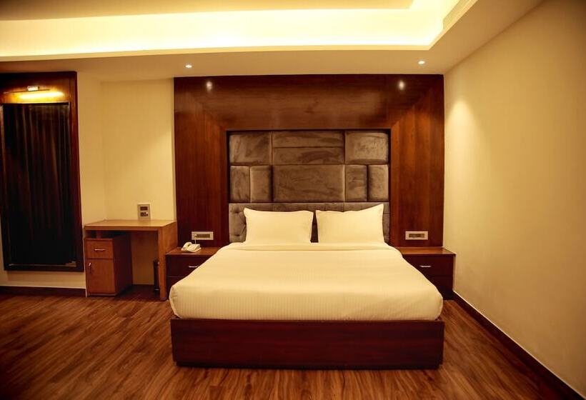 هتل The Emerald Grand