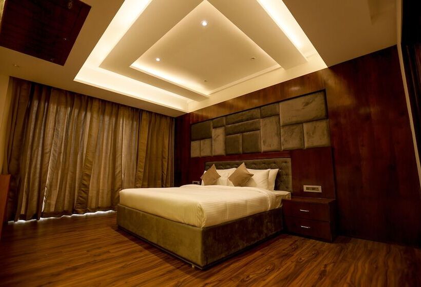 هتل The Emerald Grand