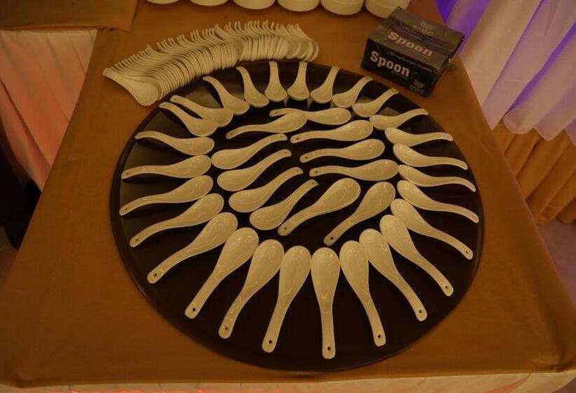 هتل The Emerald Grand