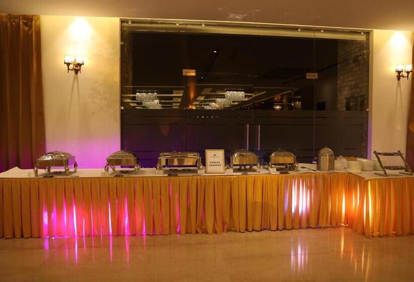 هتل The Emerald Grand