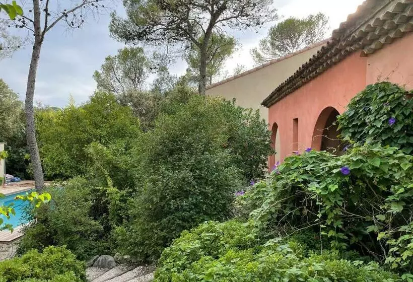 Majatalo Oustal Du Pic Saint Loup