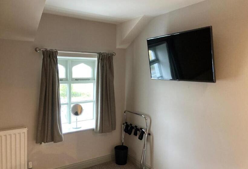 فندق صغير The Stork