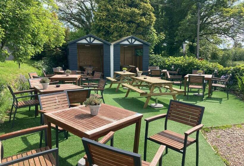 فندق صغير The Stork