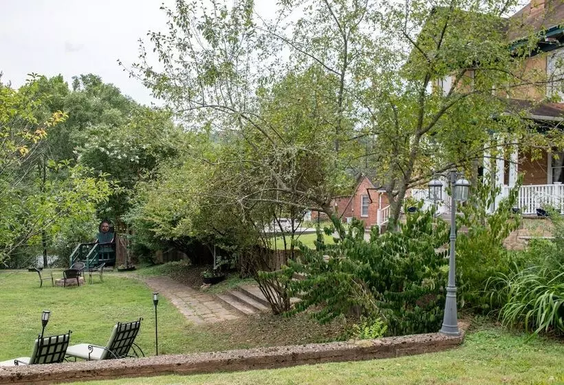 Elk River Hotel & Cafe