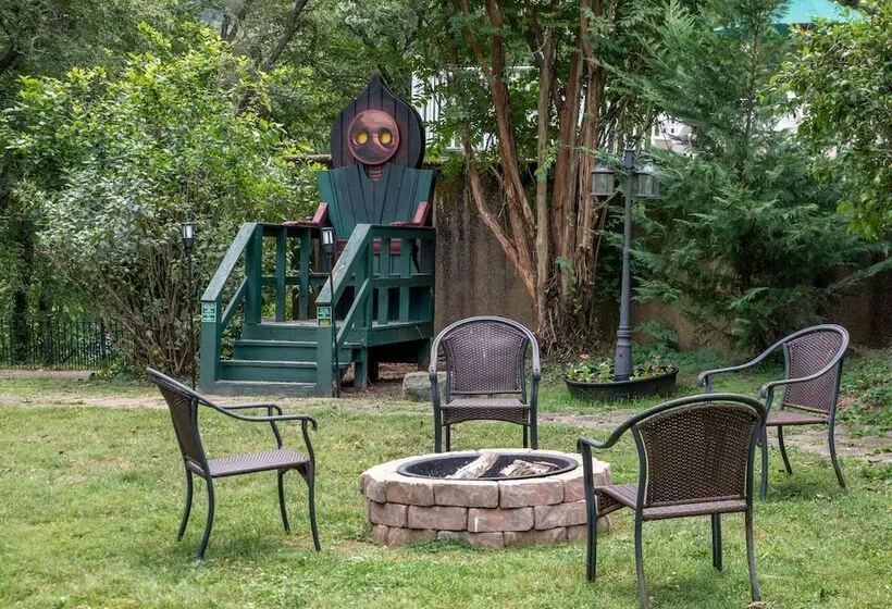 Elk River Hotel & Cafe