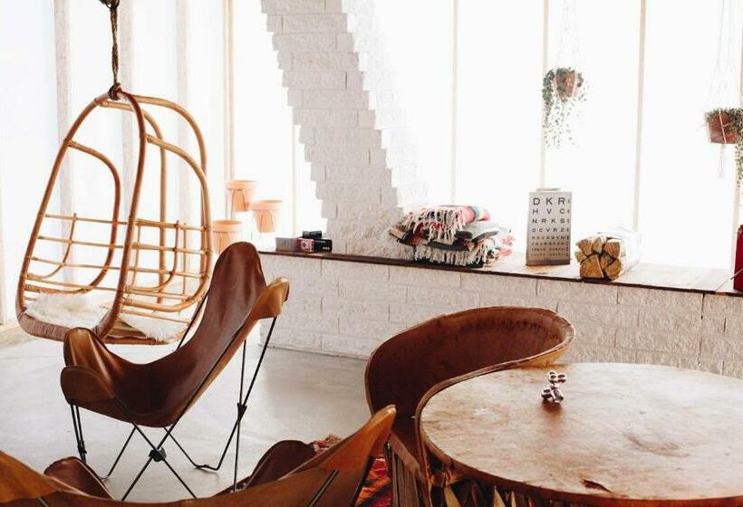 فندق Amigo Motor Lodge