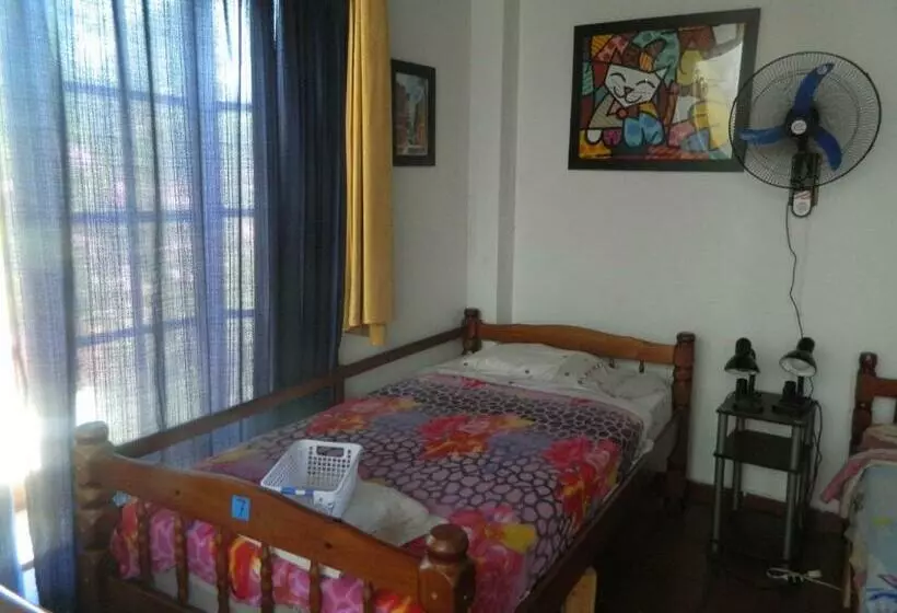 ユースホステル La Jungla Experience Lodgings   Vacation Home And Apartment