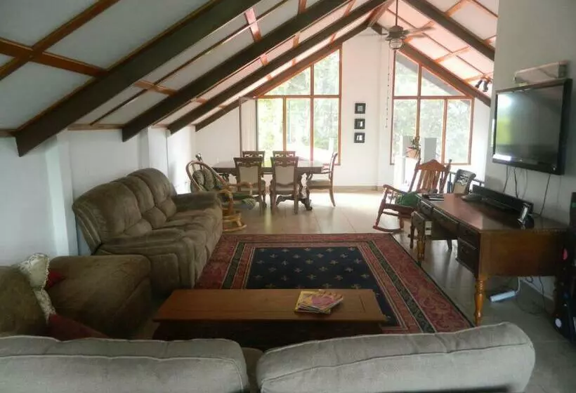ユースホステル La Jungla Experience Lodgings   Vacation Home And Apartment