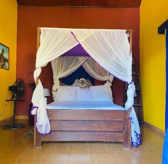 تختخواب و صبحانه Bohobé Naboty