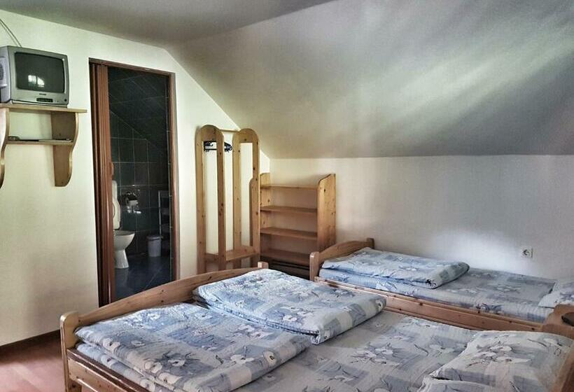 تختخواب و صبحانه Eszter Panzió