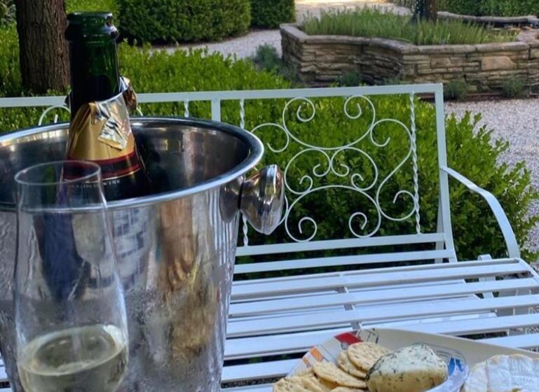 Bed and Breakfast Howlong Old Post Office Luxury Suite