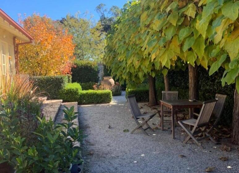 Bed and Breakfast Howlong Old Post Office Luxury Suite