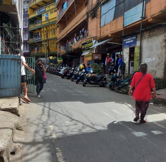 בית מלון כפרי Chhungte International