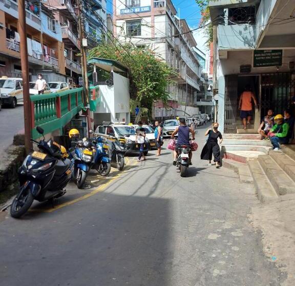 בית מלון כפרי Chhungte International