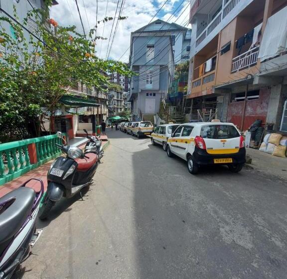 בית מלון כפרי Chhungte International