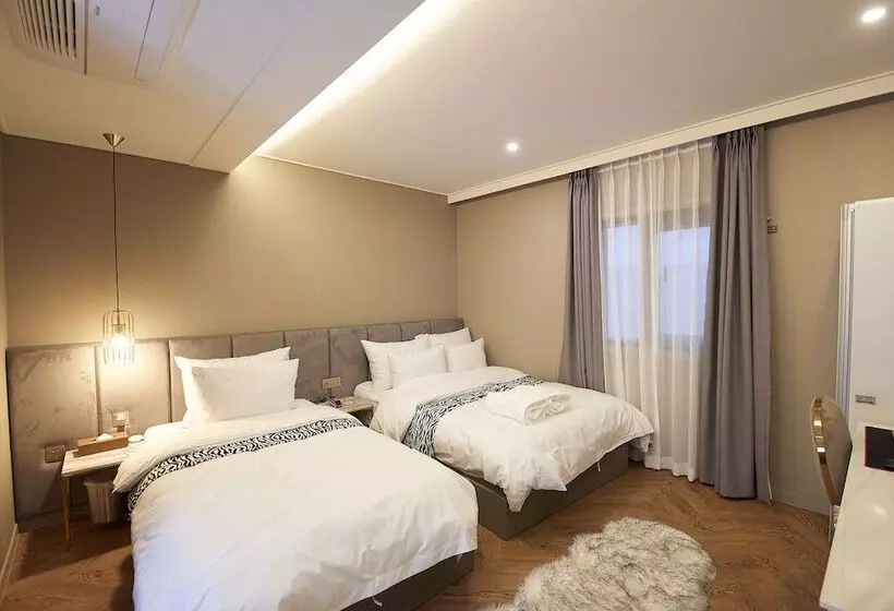 Hotel Denbasta