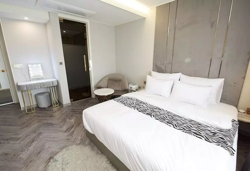 Hotel Denbasta