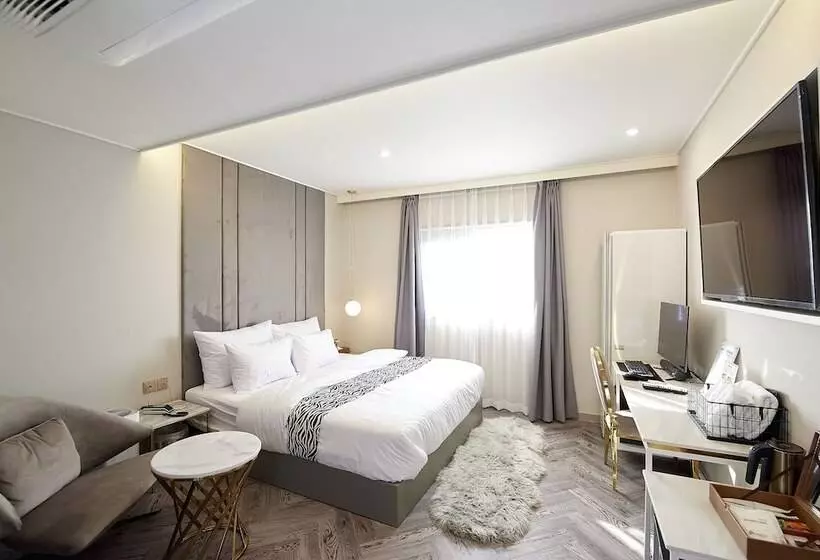Hotel Denbasta
