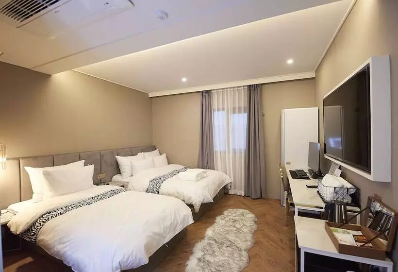 Hotel Denbasta