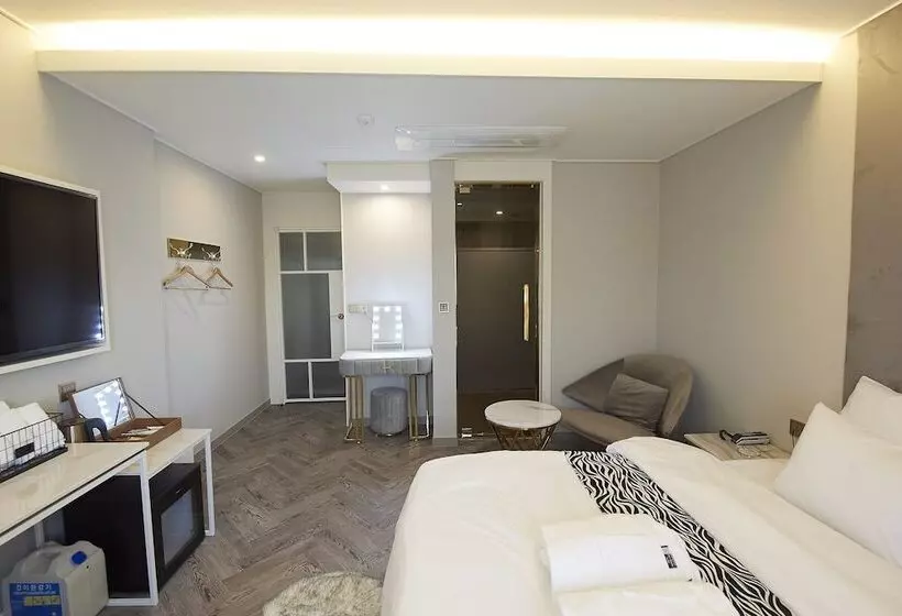 Hotel Denbasta
