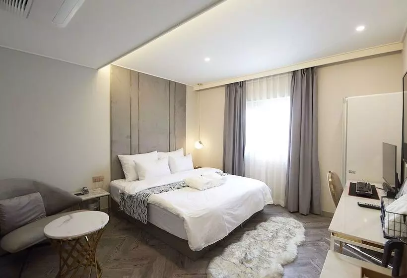 Hotel Denbasta