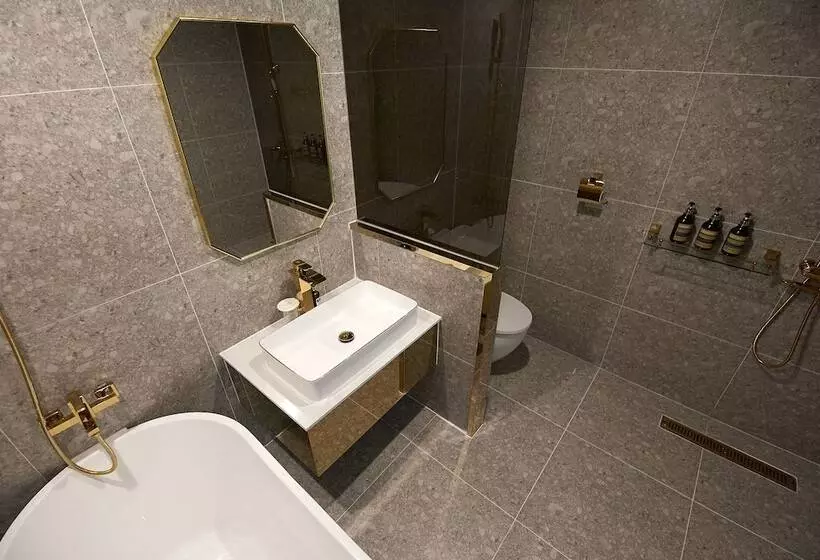 Hotel Denbasta