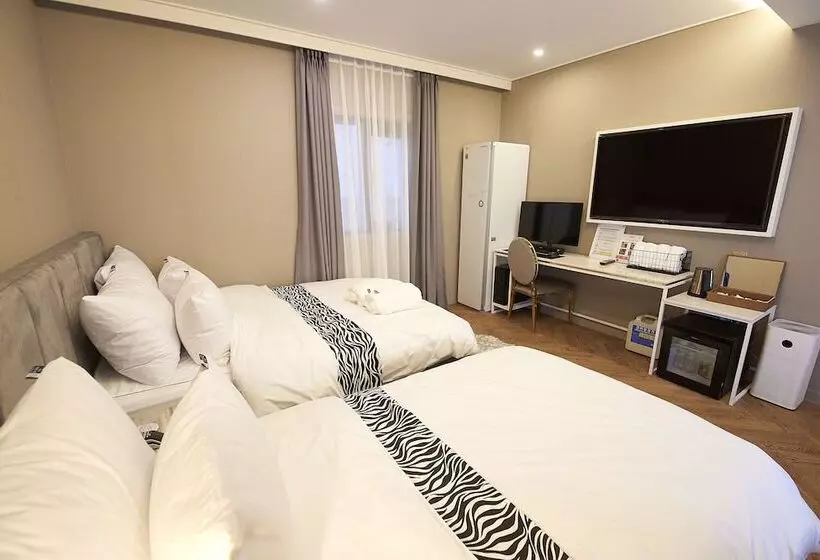 Hotel Denbasta