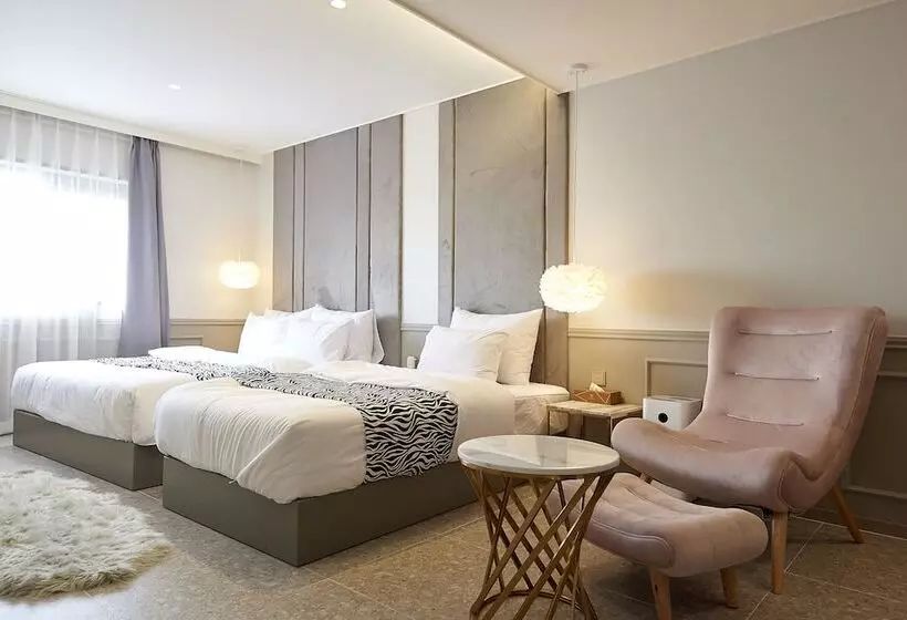 Hotel Denbasta