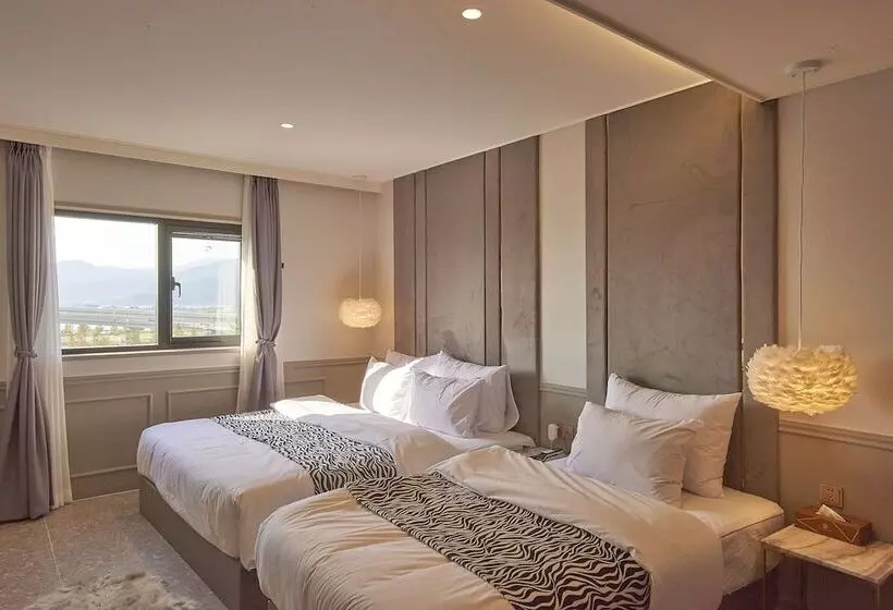 Hotel Denbasta