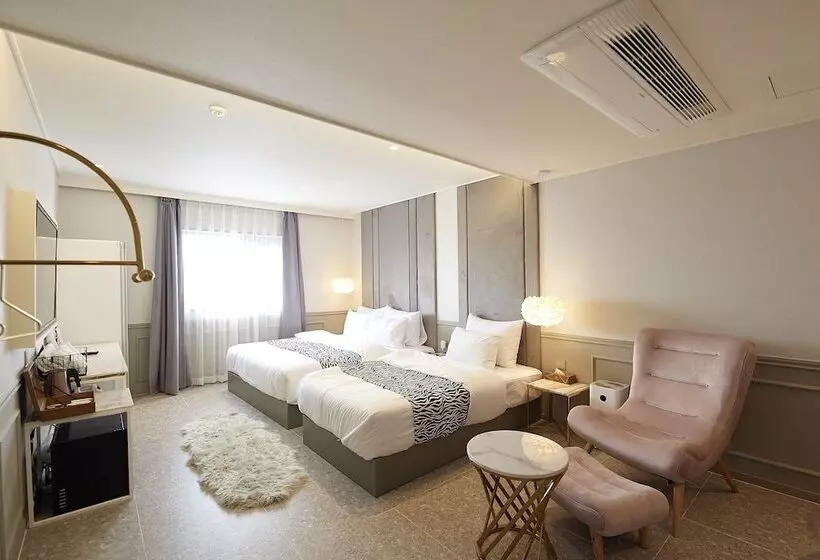 Hotel Denbasta