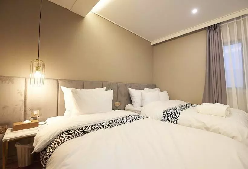 Hotel Denbasta